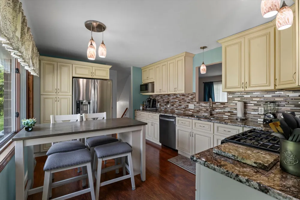 69601 Christiann Creek Drive Edwardsburg, MI 49112