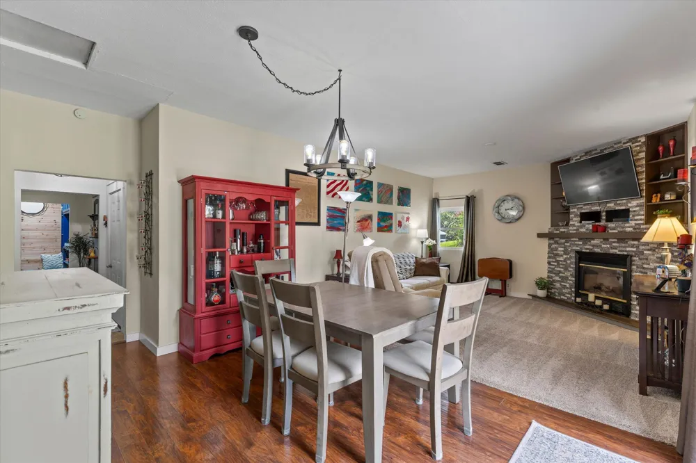 69601 Christiann Creek Drive Edwardsburg, MI 49112