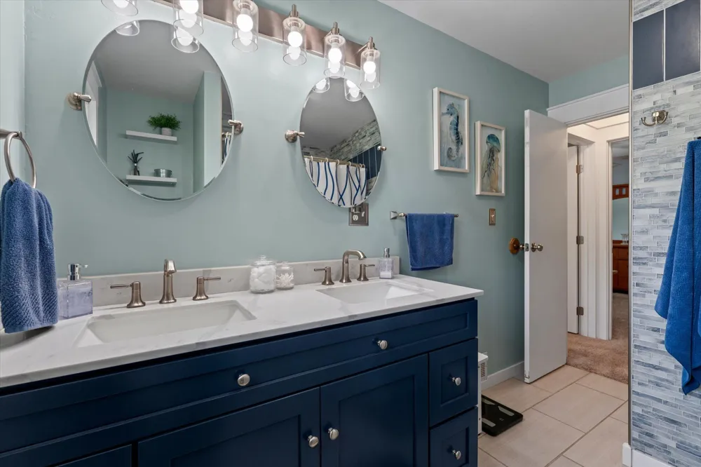 69601 Christiann Creek Drive Edwardsburg, MI 49112