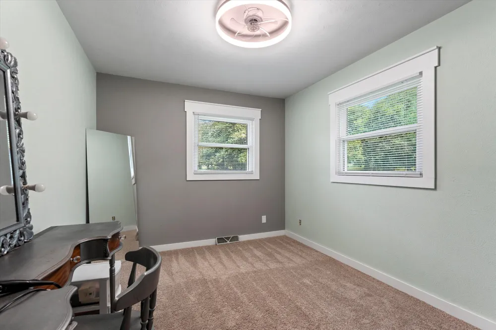 69601 Christiann Creek Drive Edwardsburg, MI 49112