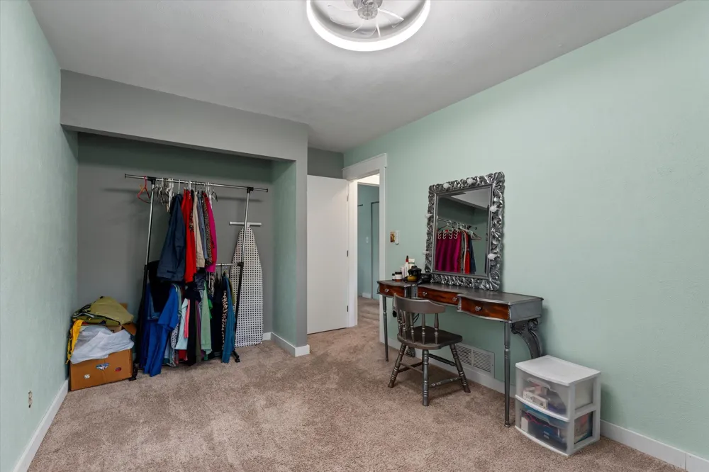 69601 Christiann Creek Drive Edwardsburg, MI 49112
