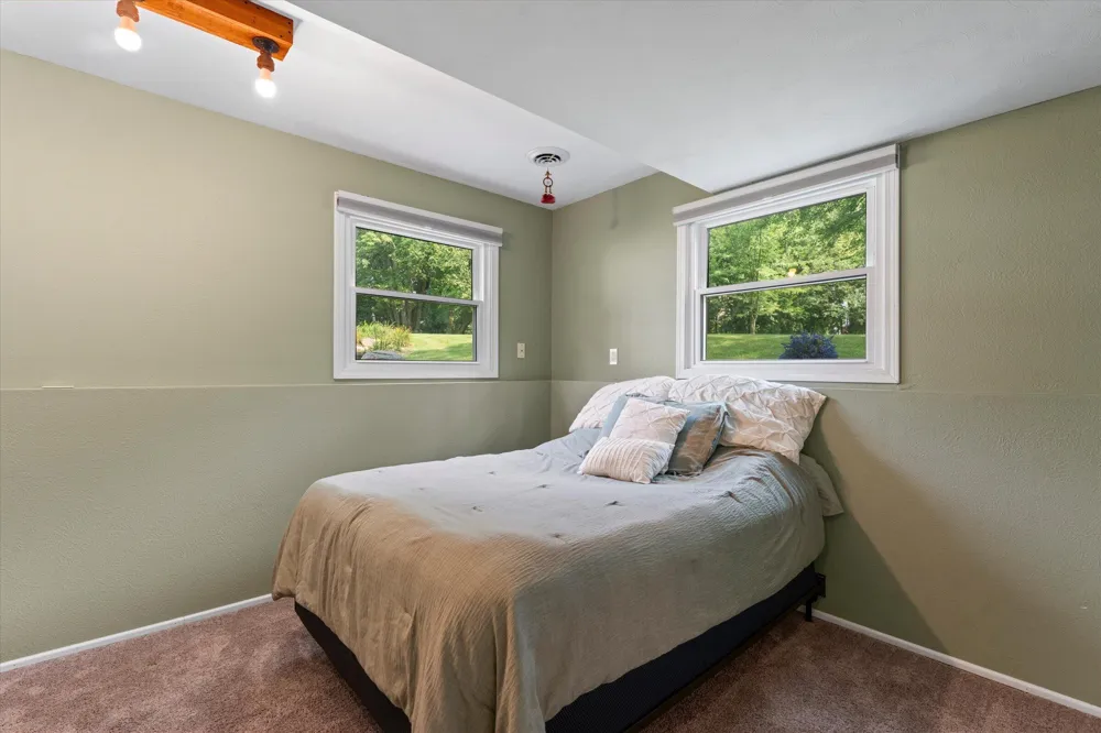 69601 Christiann Creek Drive Edwardsburg, MI 49112