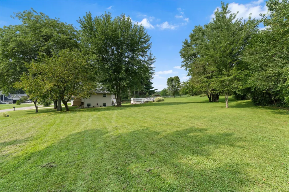 69601 Christiann Creek Drive Edwardsburg, MI 49112