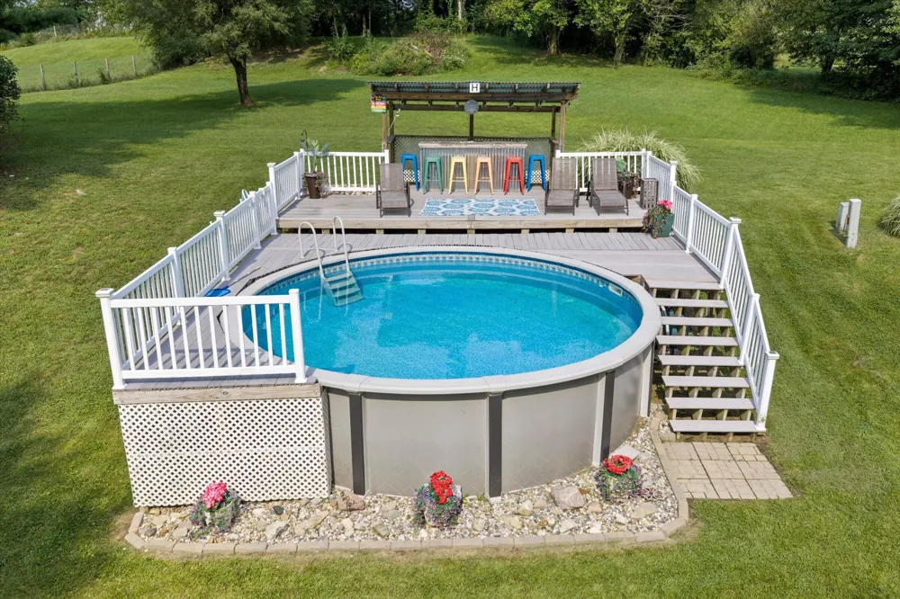 69601 Christiann Creek Drive Edwardsburg, MI 49112