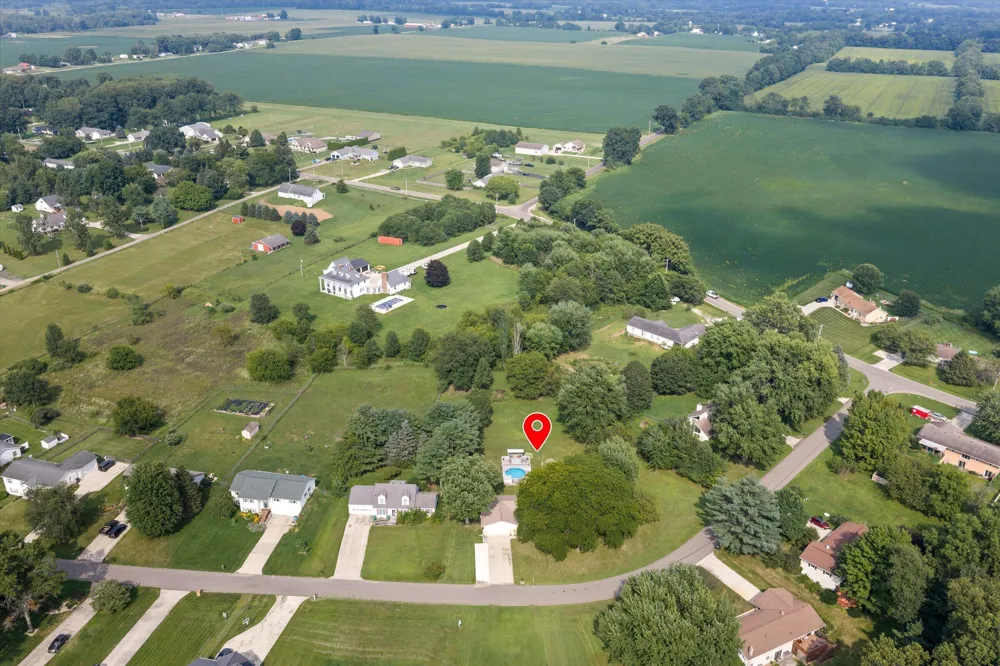 69601 Christiann Creek Drive Edwardsburg, MI 49112