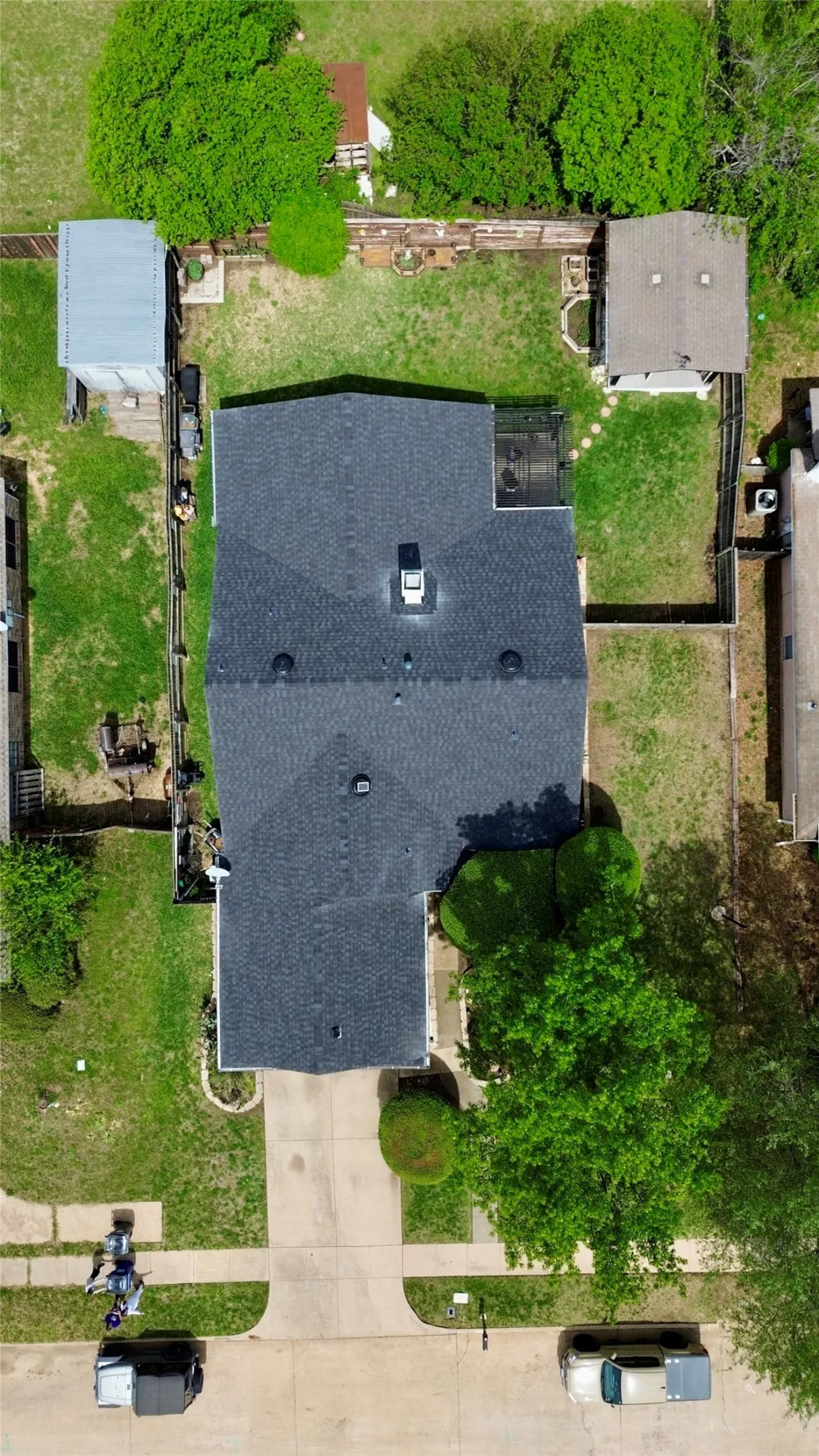 225 California Drive Glenn Heights, TX 75154