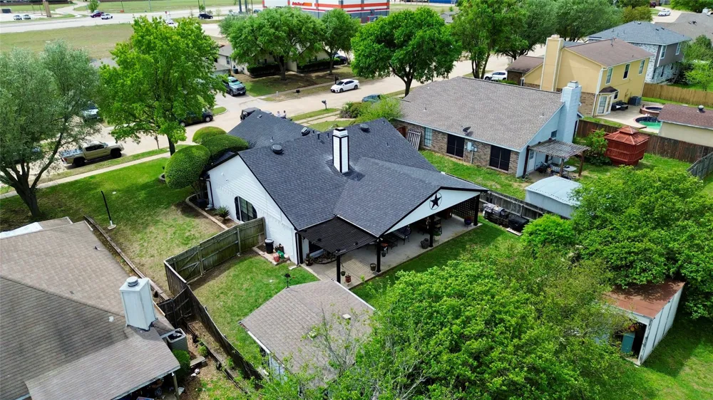 225 California Drive Glenn Heights, TX 75154
