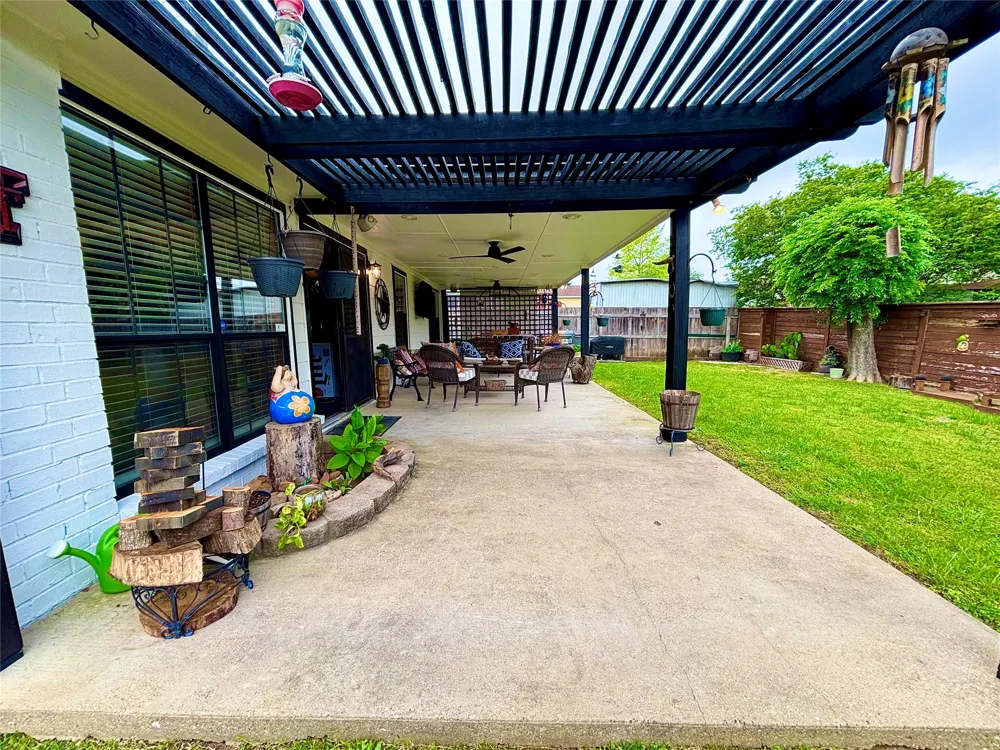 225 California Drive Glenn Heights, TX 75154