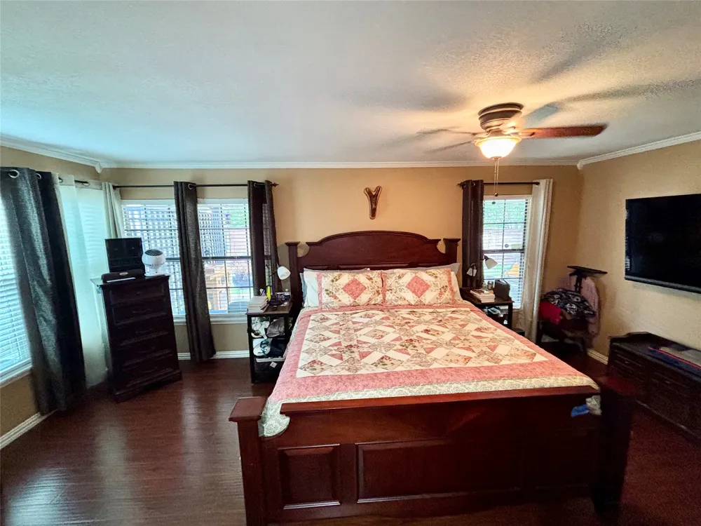 225 California Drive Glenn Heights, TX 75154