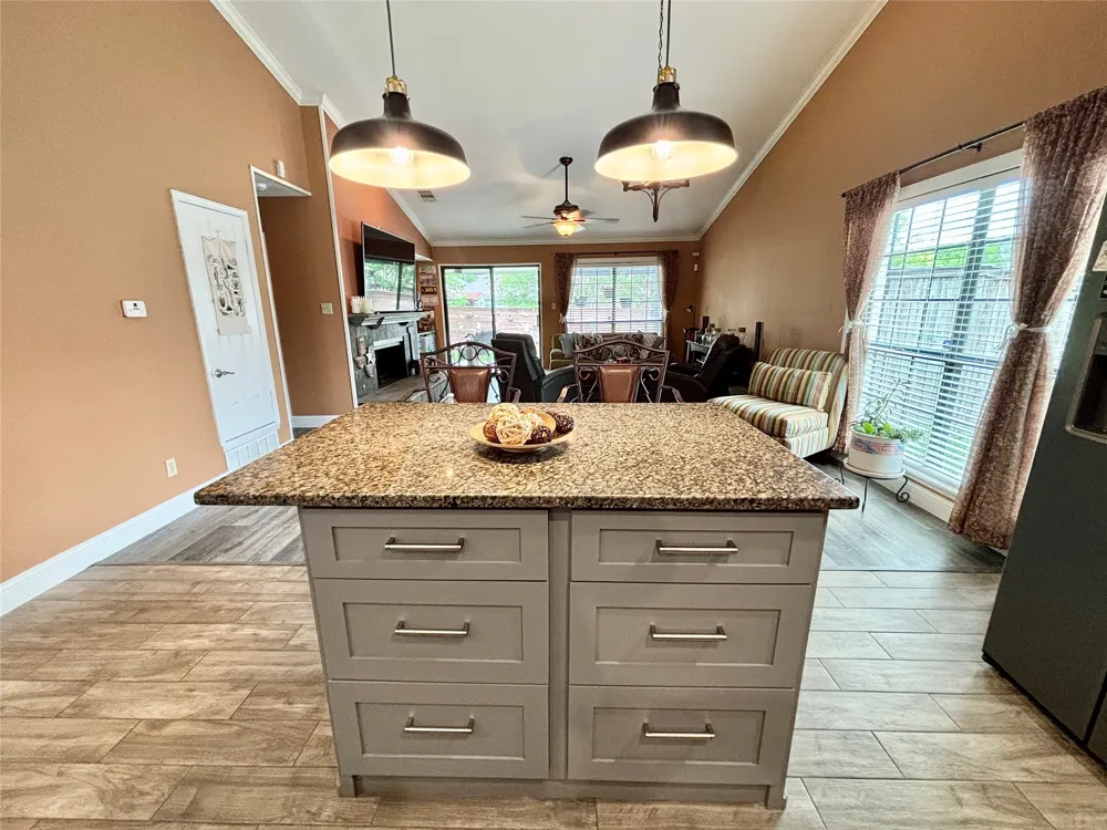 225 California Drive Glenn Heights, TX 75154
