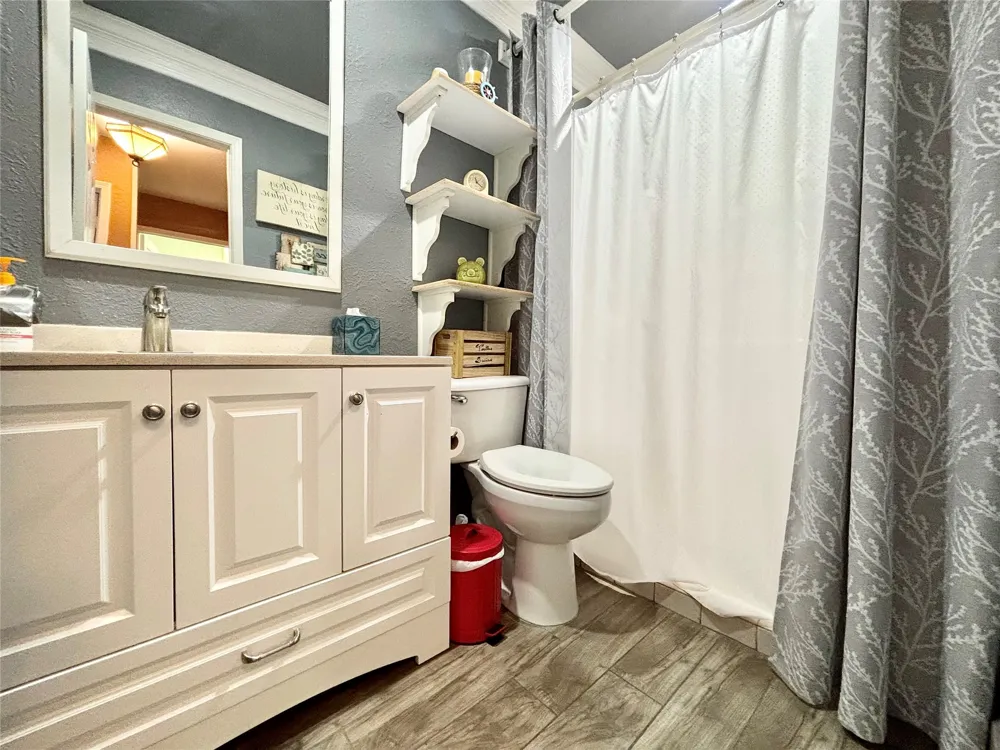 225 California Drive Glenn Heights, TX 75154