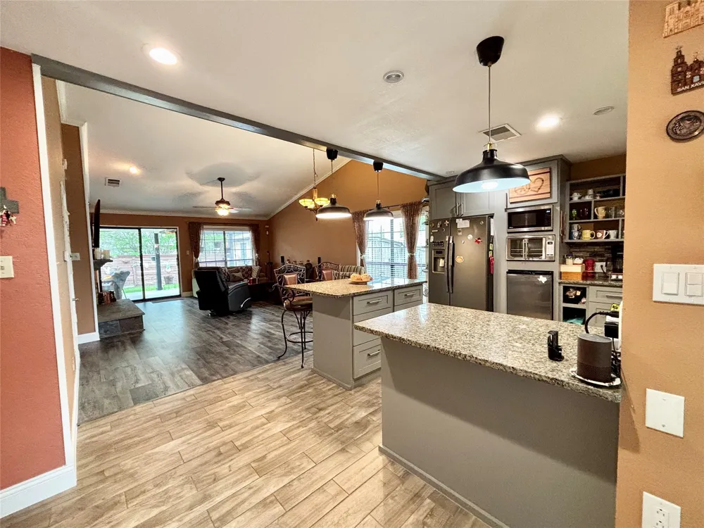 225 California Drive Glenn Heights, TX 75154