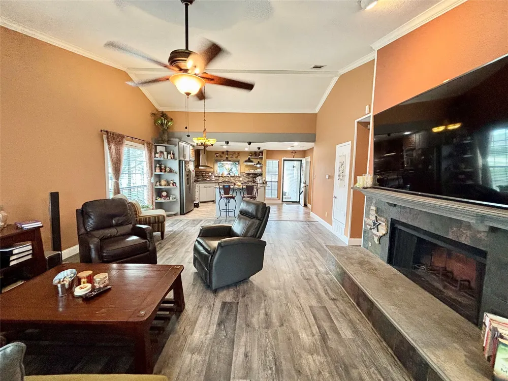 225 California Drive Glenn Heights, TX 75154