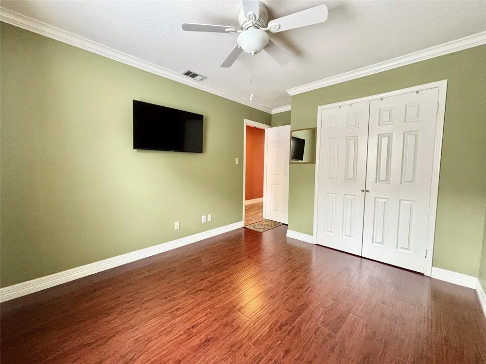 225 California Drive Glenn Heights, TX 75154