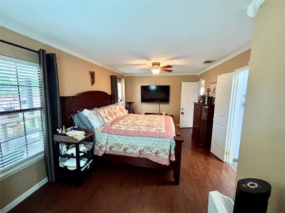 225 California Drive Glenn Heights, TX 75154