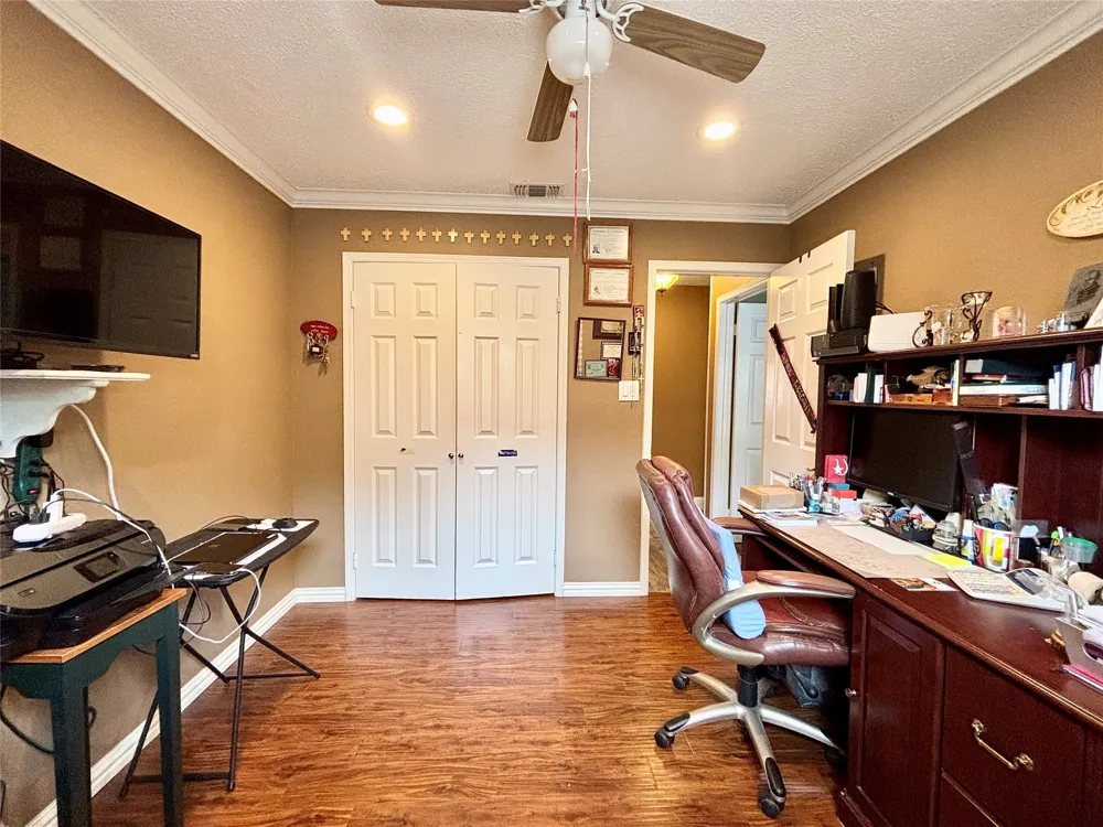 225 California Drive Glenn Heights, TX 75154