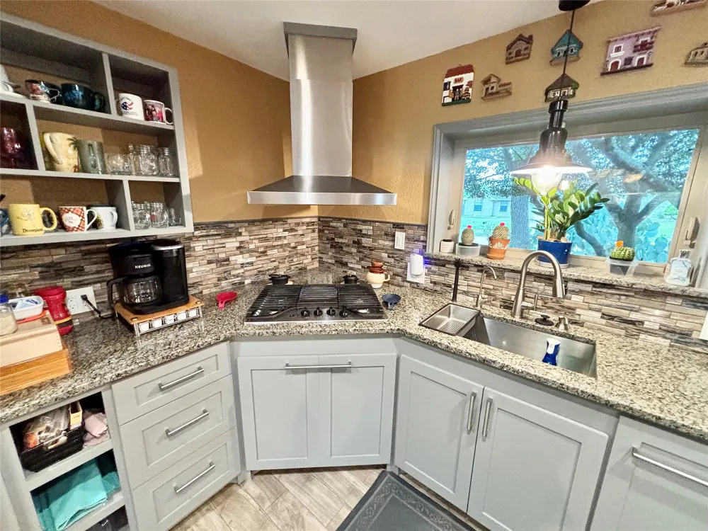 225 California Drive Glenn Heights, TX 75154