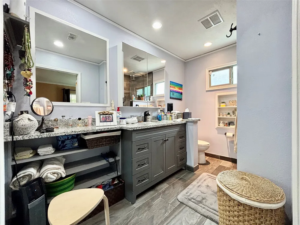 225 California Drive Glenn Heights, TX 75154