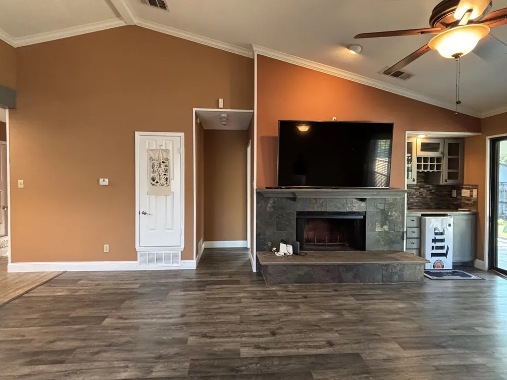 225 California Drive Glenn Heights, TX 75154