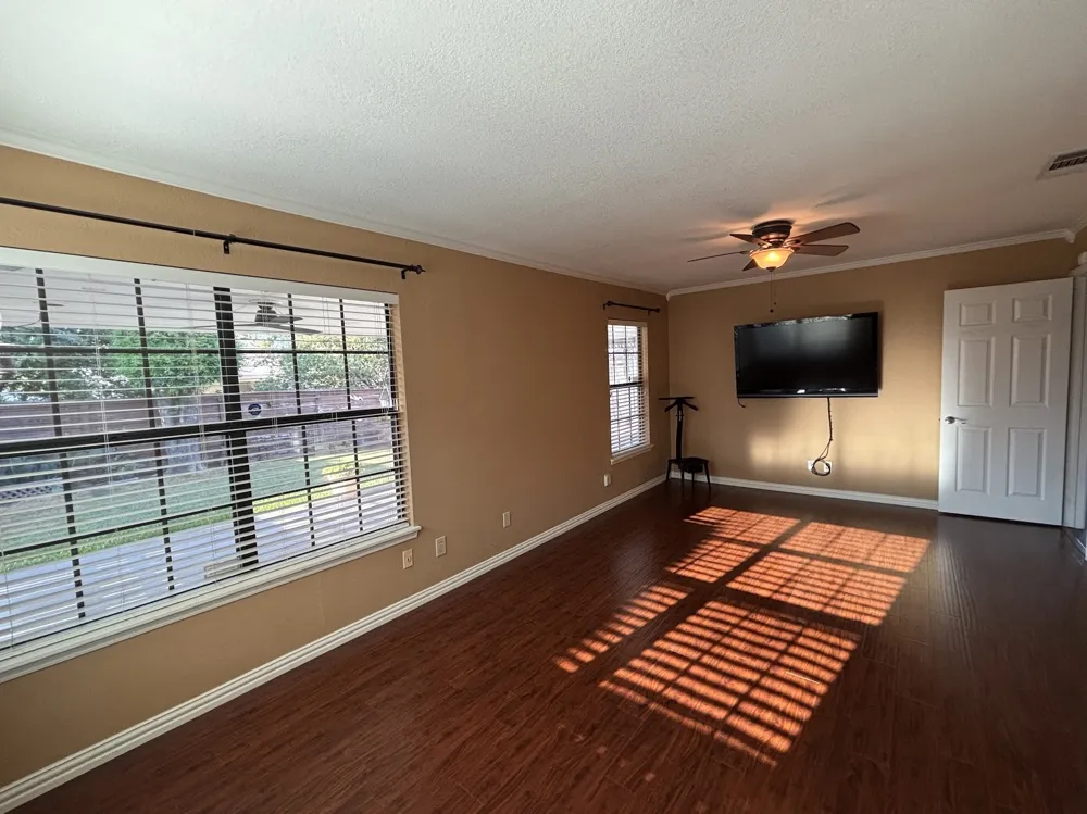 225 California Drive Glenn Heights, TX 75154