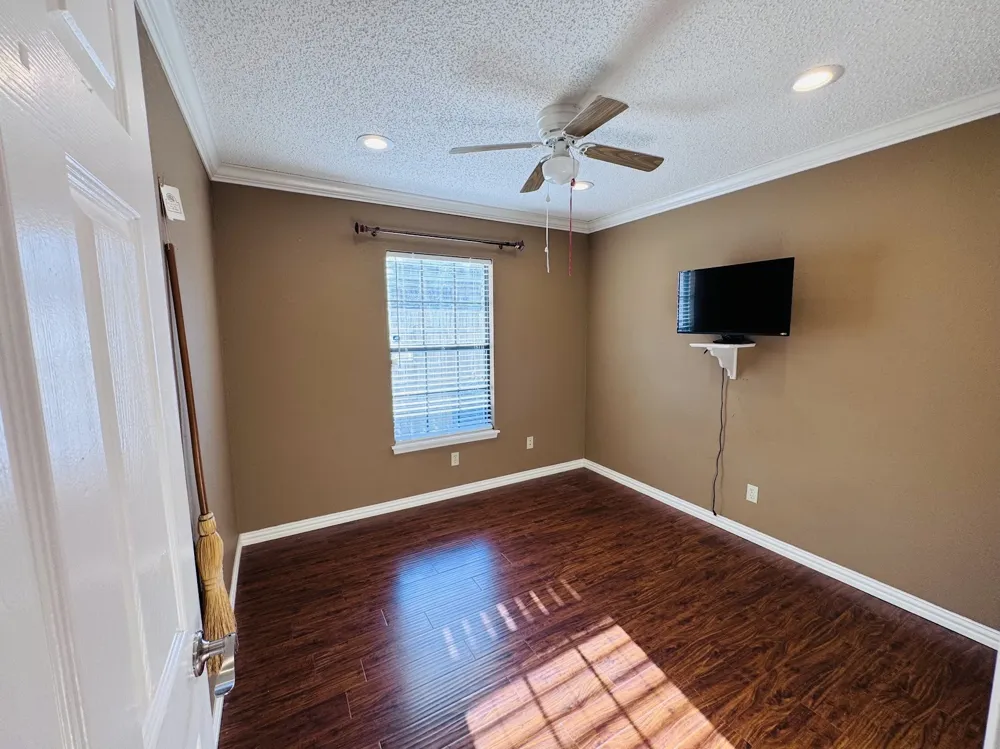 225 California Drive Glenn Heights, TX 75154
