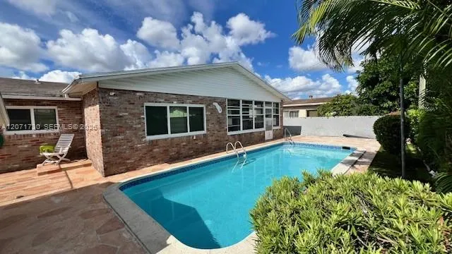 11461 NW 35th St Sunrise, FL 33323