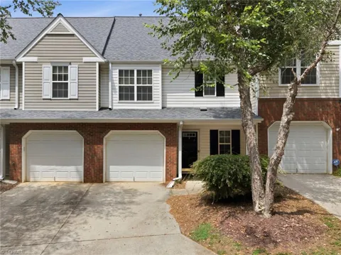 32 Josephine Circle