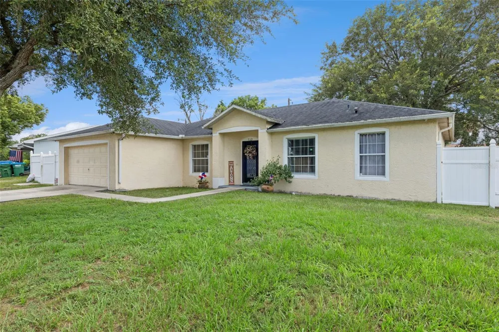 939 CLOVERLEAF BOULEVARD Deltona, FL 32725