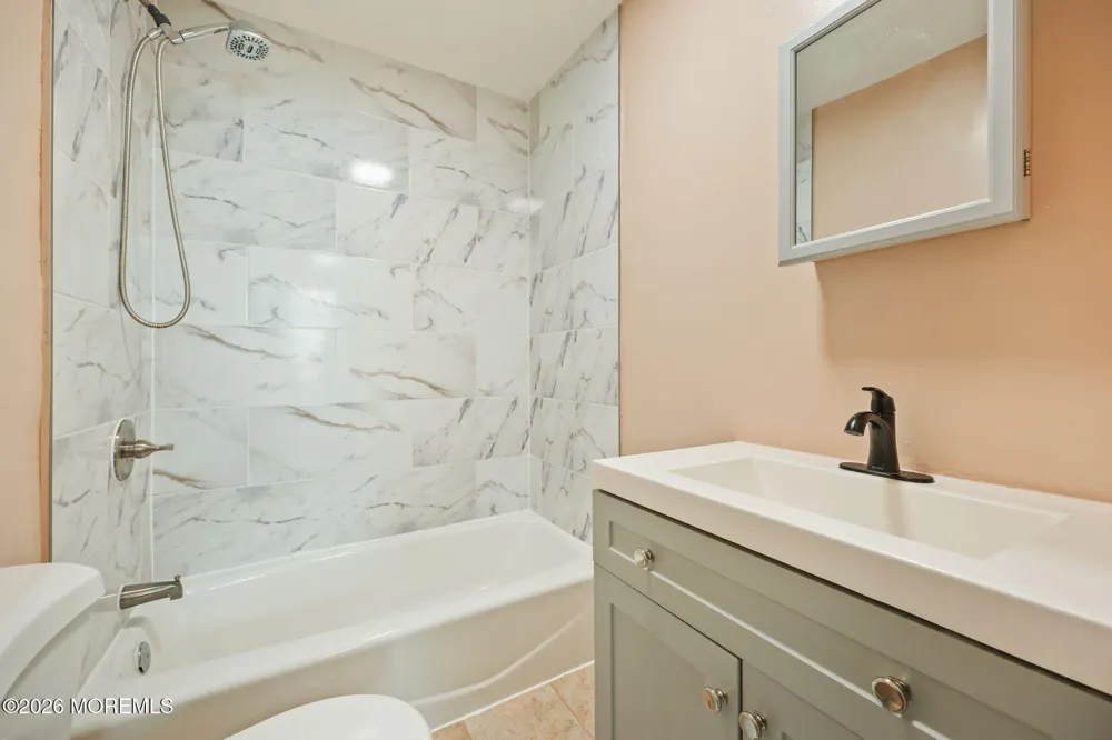 143 Center Avenue #2 Keansburg, NJ 07734