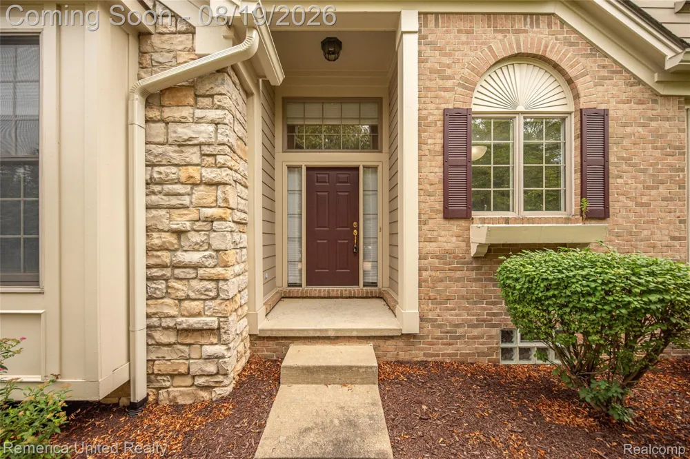 16766 Lochmoor Circle W Northville Township, MI 48168