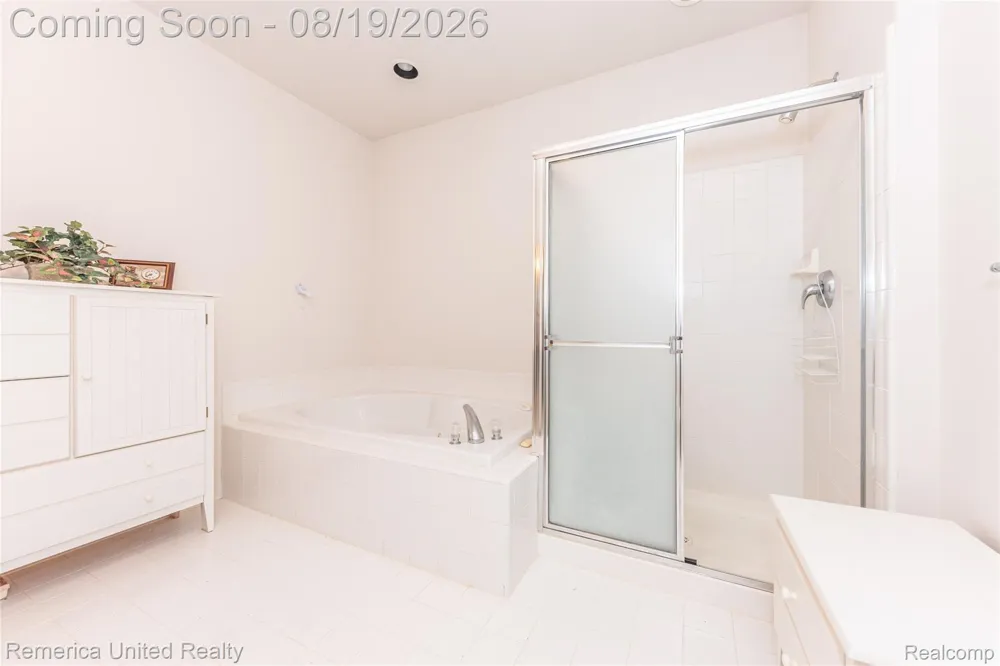 16766 Lochmoor Circle W Northville Township, MI 48168