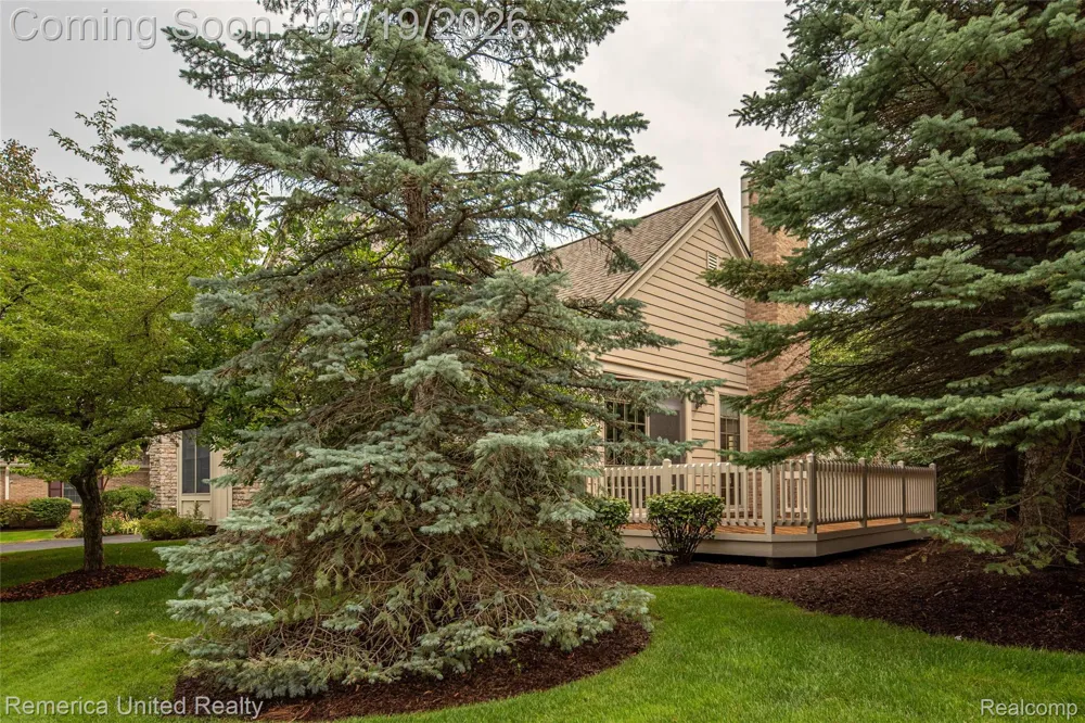 16766 Lochmoor Circle W Northville Township, MI 48168