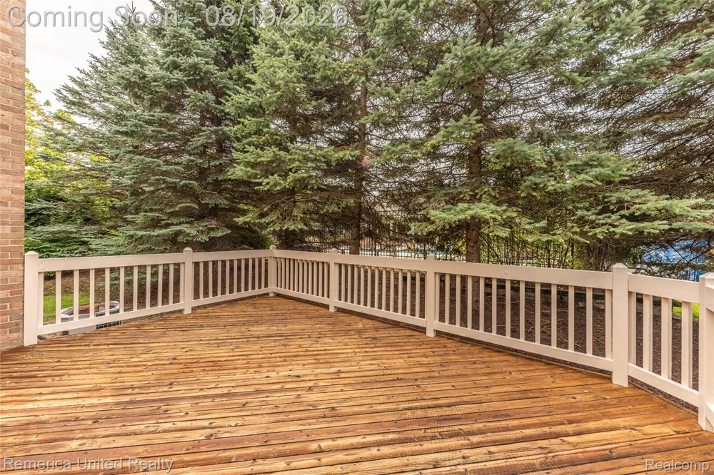 16766 Lochmoor Circle W Northville Township, MI 48168