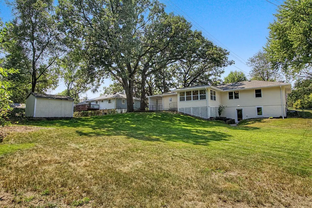 6230 Cahill Avenue Inver Grove Heights, MN 55076