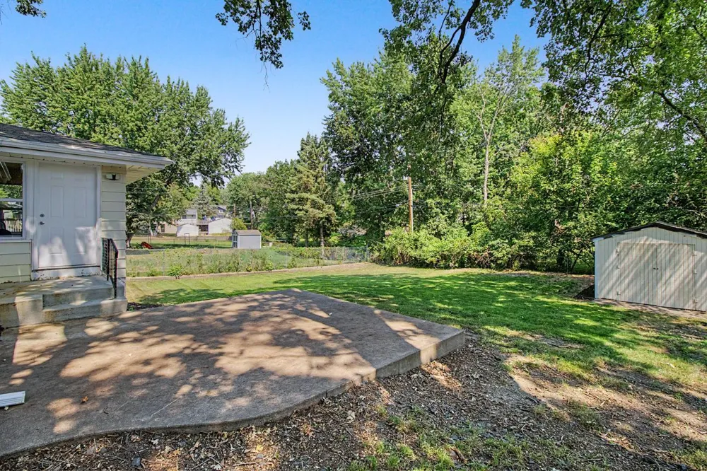6230 Cahill Avenue Inver Grove Heights, MN 55076