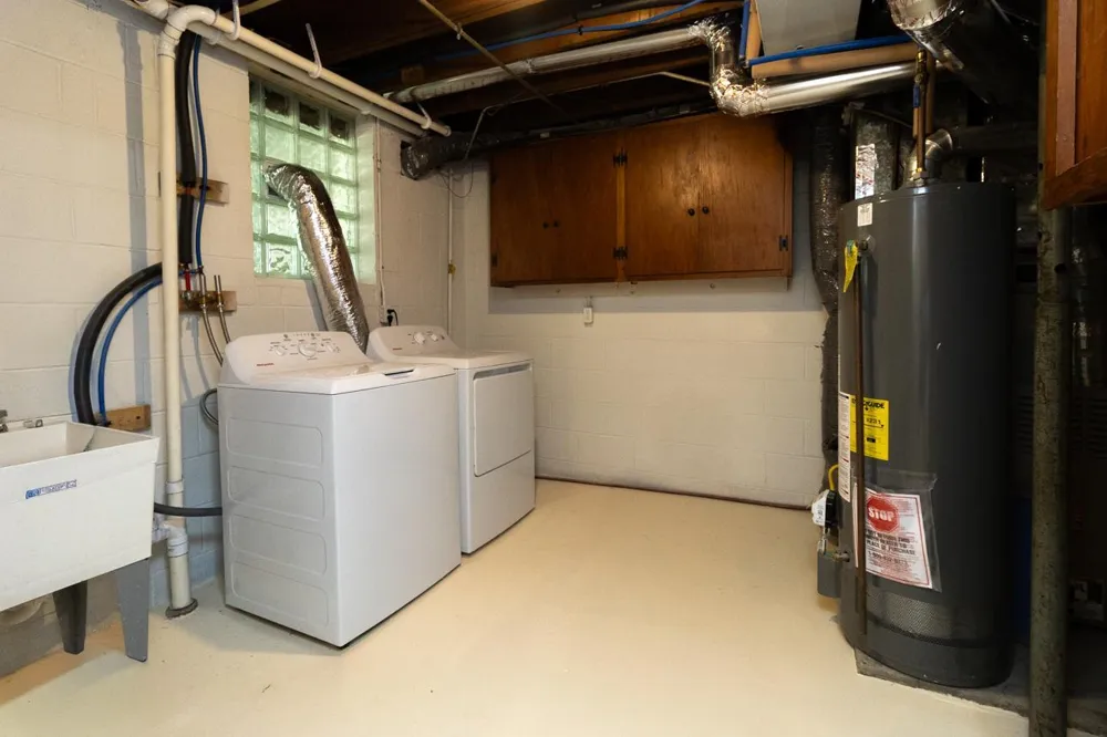 6230 Cahill Avenue Inver Grove Heights, MN 55076