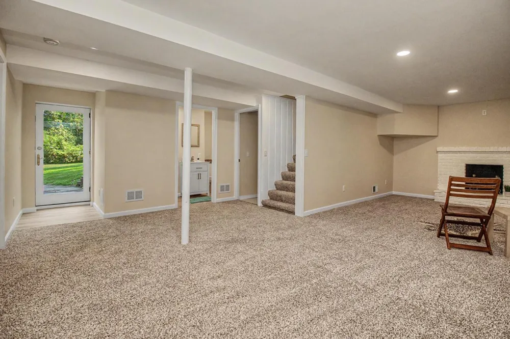 6230 Cahill Avenue Inver Grove Heights, MN 55076