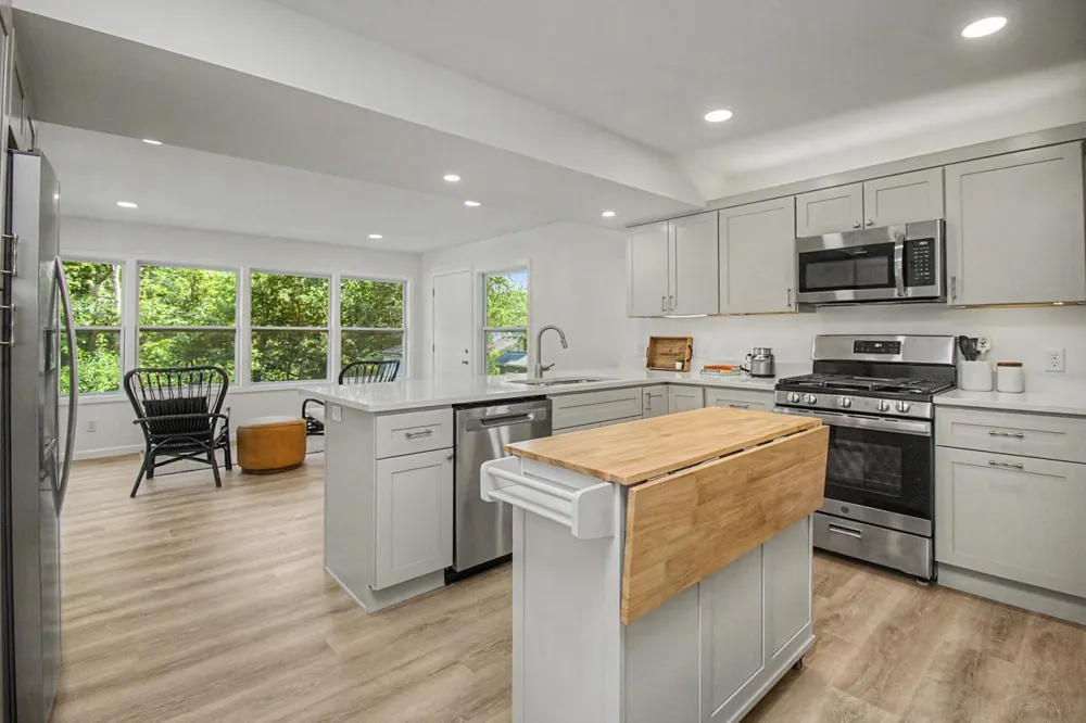 6230 Cahill Avenue Inver Grove Heights, MN 55076