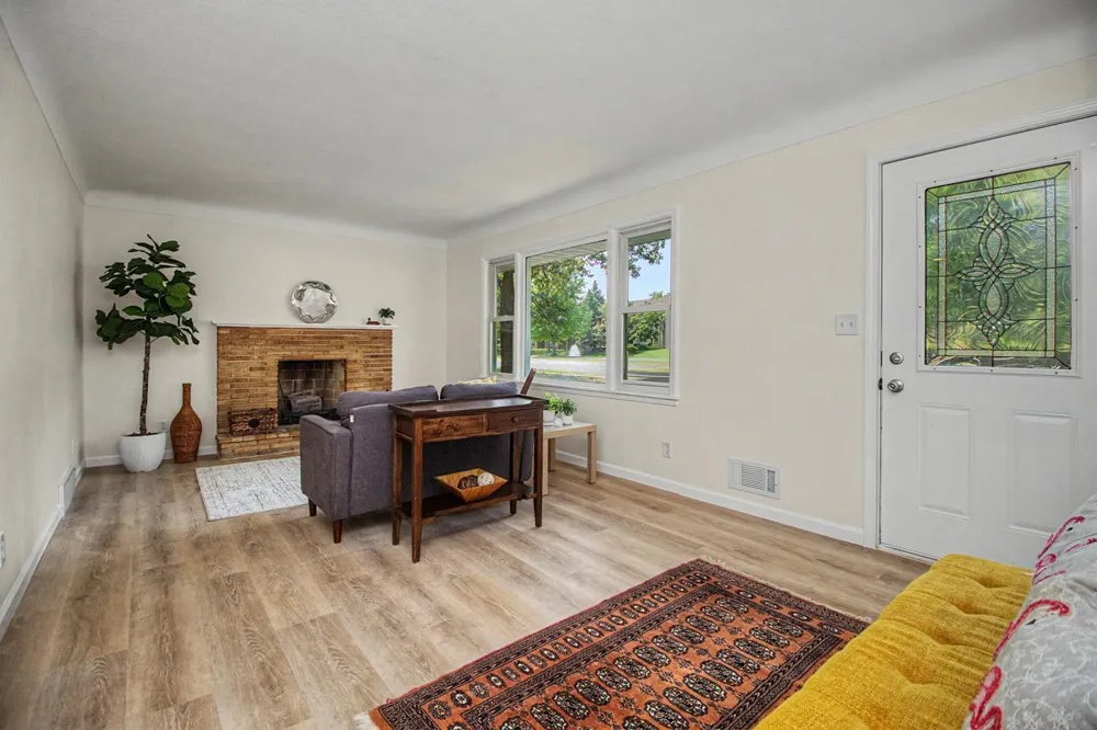 6230 Cahill Avenue Inver Grove Heights, MN 55076
