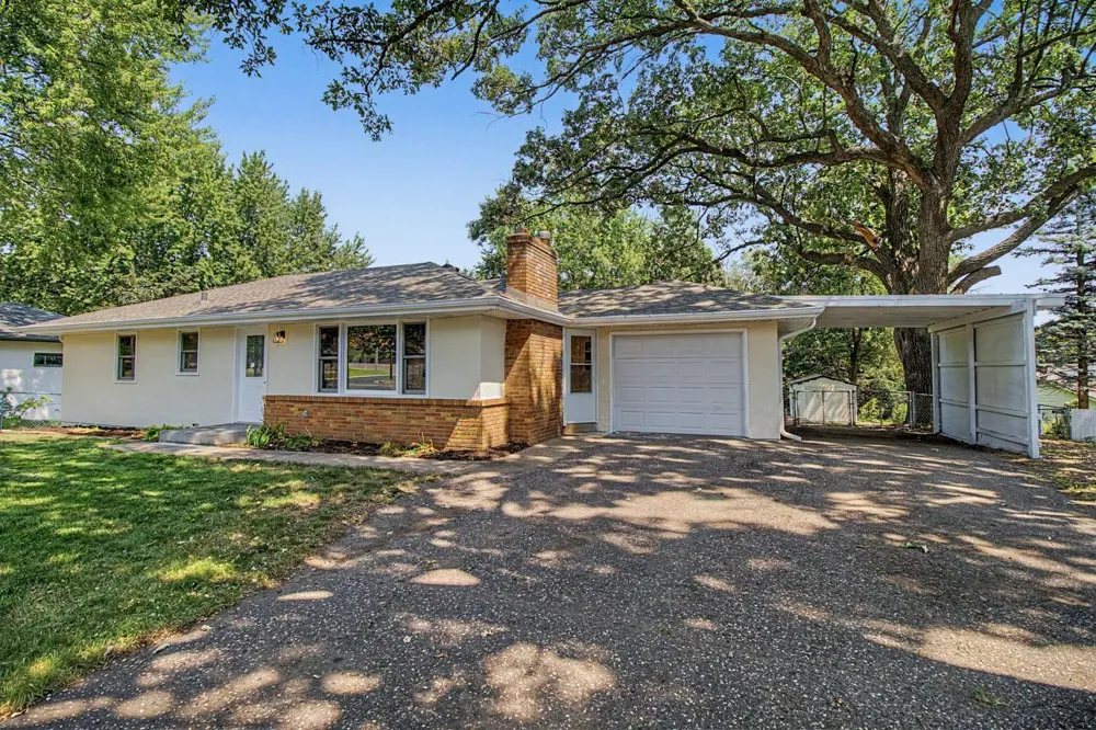 6230 Cahill Avenue Inver Grove Heights, MN 55076