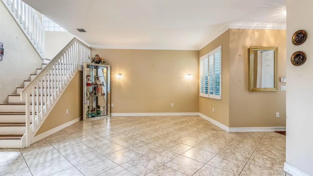 8292 Calabria Lakes Drive Boynton Beach, FL 33473
