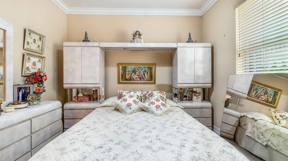 8292 Calabria Lakes Drive Boynton Beach, FL 33473