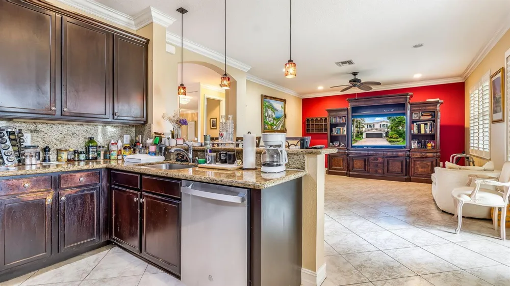 8292 Calabria Lakes Drive Boynton Beach, FL 33473