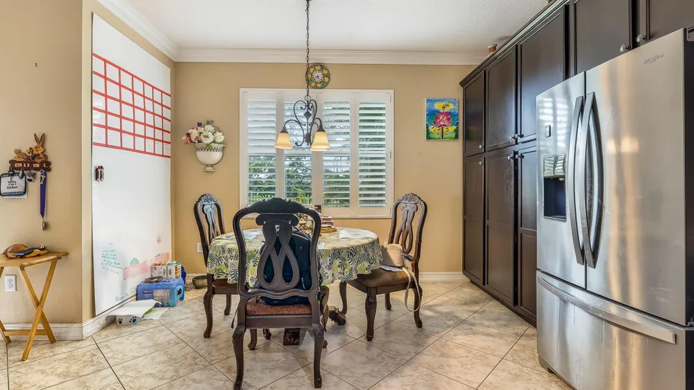 8292 Calabria Lakes Drive Boynton Beach, FL 33473