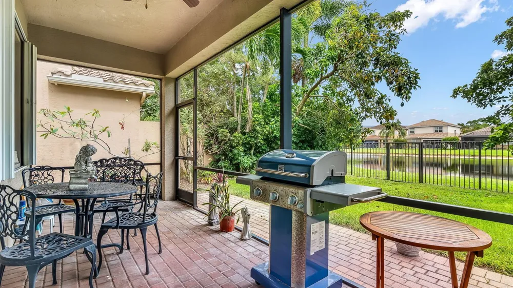 8292 Calabria Lakes Drive Boynton Beach, FL 33473