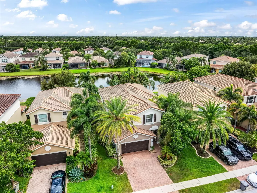 8292 Calabria Lakes Drive Boynton Beach, FL 33473