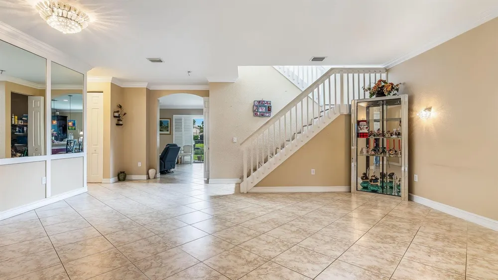 8292 Calabria Lakes Drive Boynton Beach, FL 33473