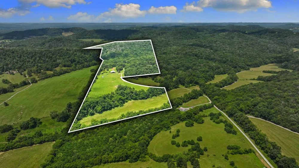 8021 Palmore Hollow Ln Nolensville, TN 37135