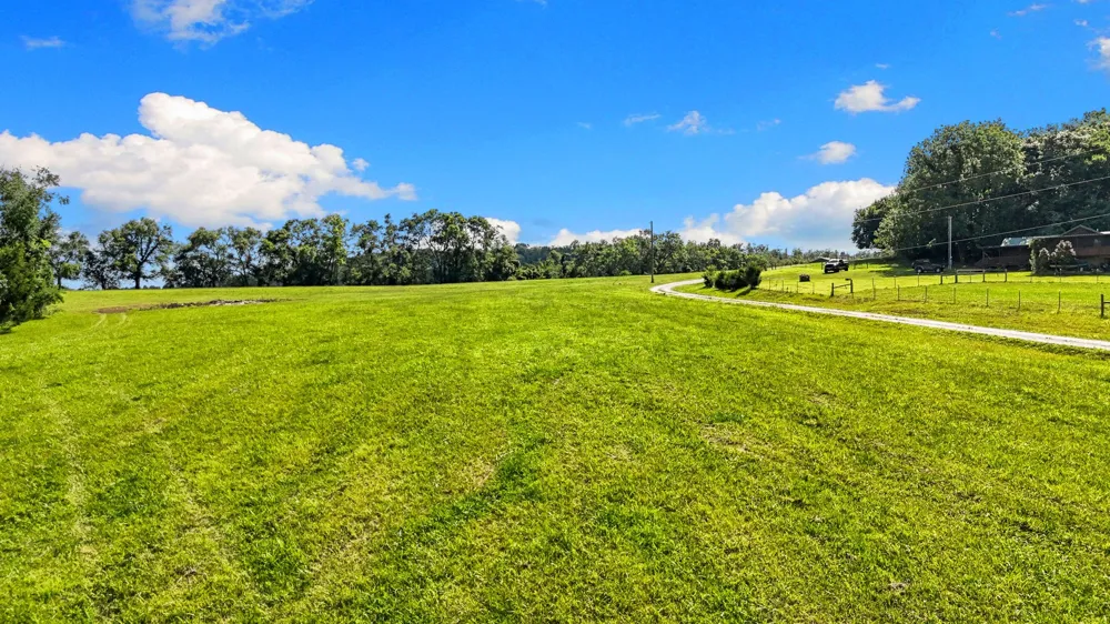 8021 Palmore Hollow Ln Nolensville, TN 37135