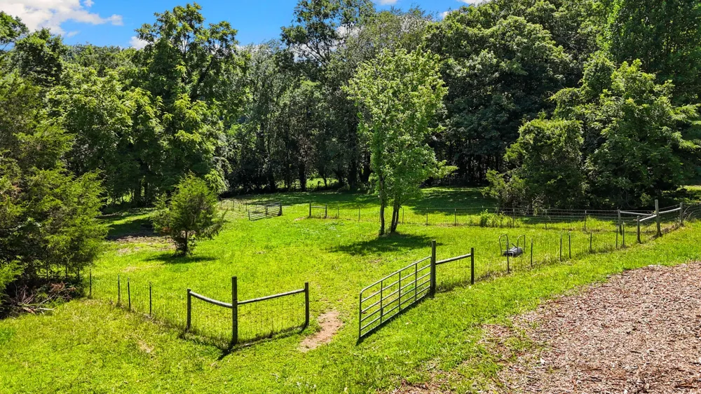 8021 Palmore Hollow Ln Nolensville, TN 37135